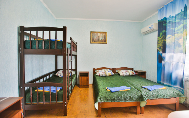 Aprelsky Guest House