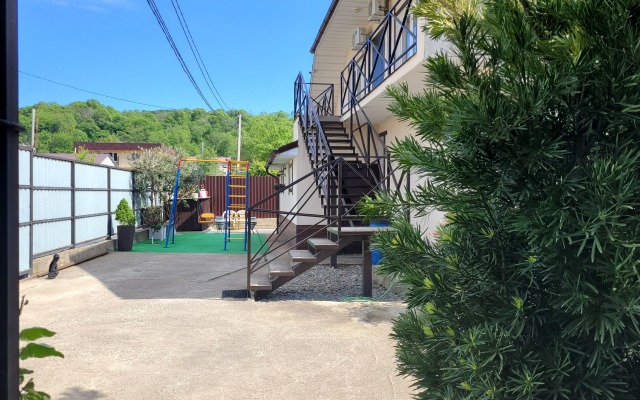 Voyazh Guest House