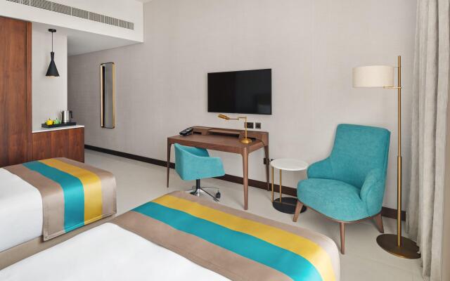Holiday Inn Dubai al-Maktoum Airport, an IHG Hotel