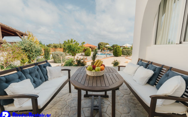 Gennadi Dreams Holiday Villa
