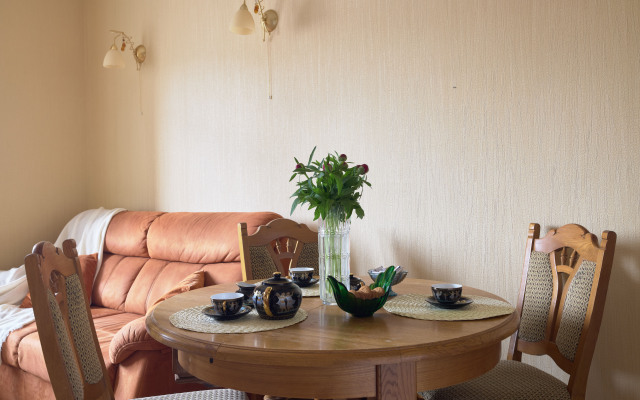 Yevrodvukhkomnatnaya Na 5 Gostey Modernaflats Sofiyskaya Flat