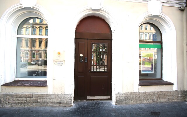 Apartamenty Svetlaya Studiya U Metro Vladimirskaya