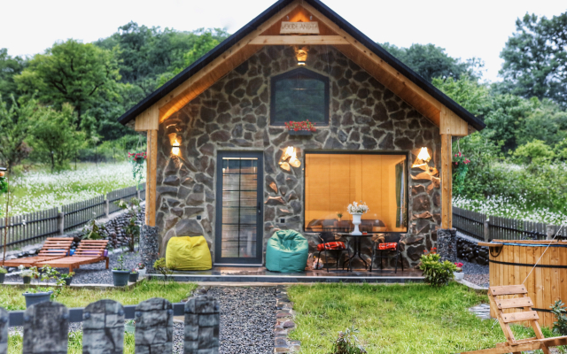 Частный дом Woodlandia Resort Borjomi with hot tub