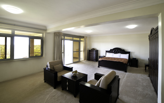 Aggrey  Hotel