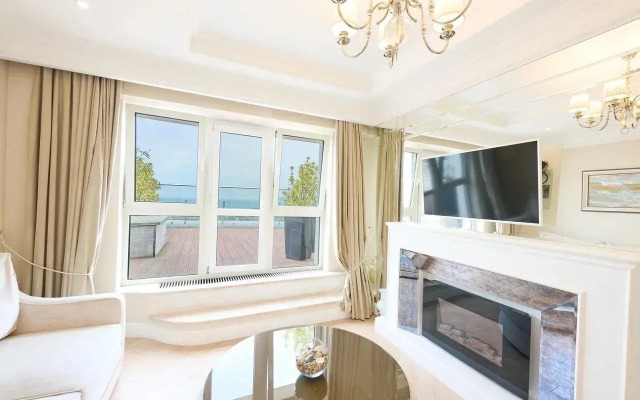 Квартира двухкомнатная с террасой и видом на море