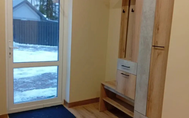 Частный дом у леса