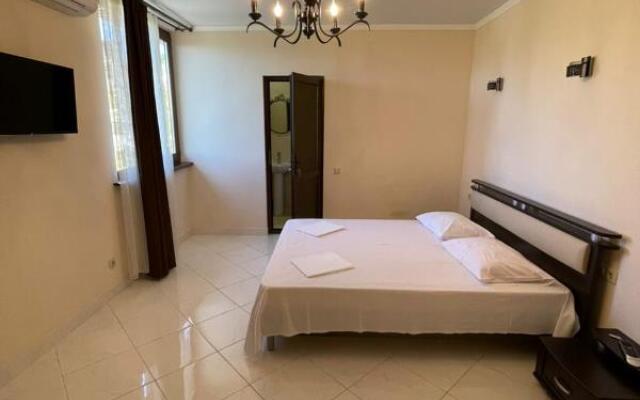 Kamila Private House