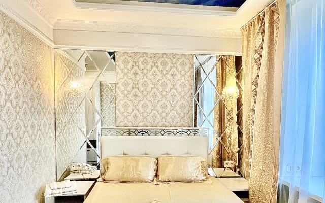 Golden Hotel