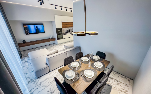 Dvukhurovnevye s basseynom Apartments