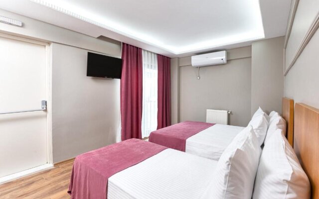 Ria Suites Hotel