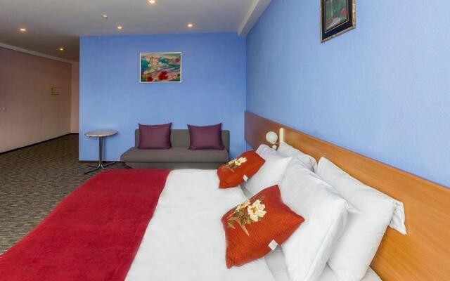 Kenigavto Hotel