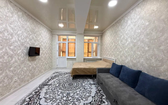 Uyutny Apartament v Bishkeke na Molodoy Gvardii 94 Flat