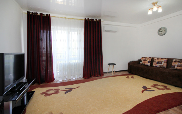 294 Raduzhny Bereg Flat