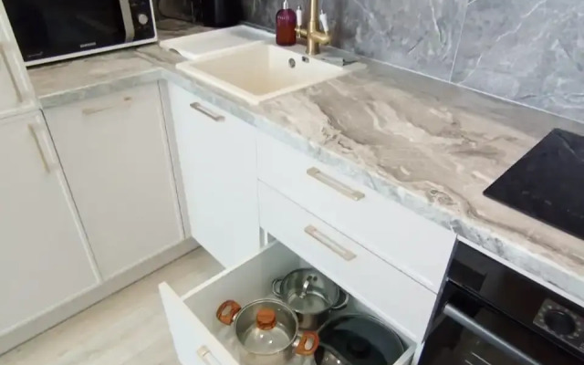 Квартира Уютная В Районе ТРЦ  Сити-Молл