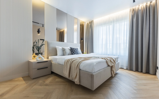 Апартаменты трехкомнатные с дизайнерским ремонтом