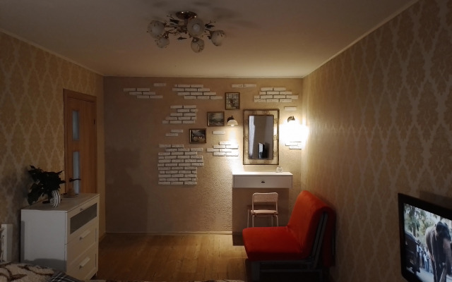Na Naberezhnoy V Istoricheskom Tsentre Flat