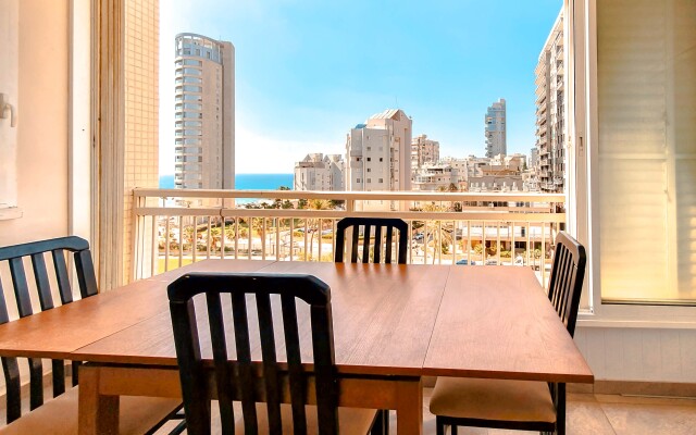 Charming 3 Bdr Sea View Bat Yam #B5 Apartments