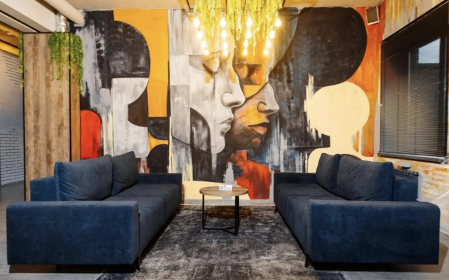 Avenue Hotel
