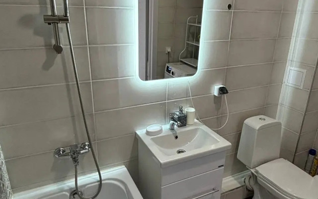 S Bacsejnom V Zhivopicnom Meste Zhk Kiparis 289 Flat