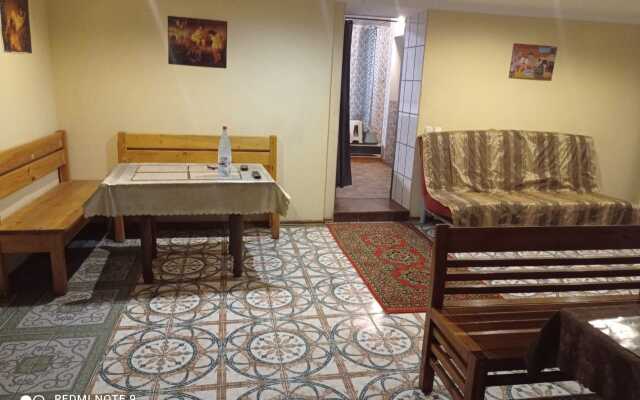 Na Beregu Ozera Nero Guest House