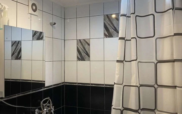 Chetyrekhmestnaya v tsentre Flat