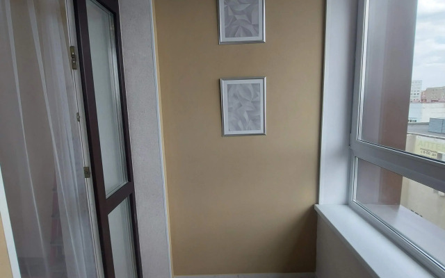 V Tsentre Omska Zhk Utinaya Gora Flat