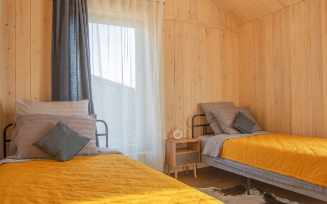 Barnhauz U Ozera Private house