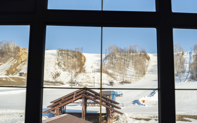 Uyazyi-Tau Hotel