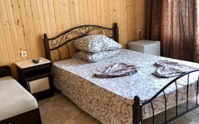 Elina Guest House