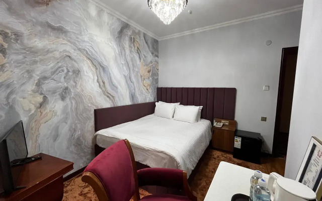 Hotel Luxurious