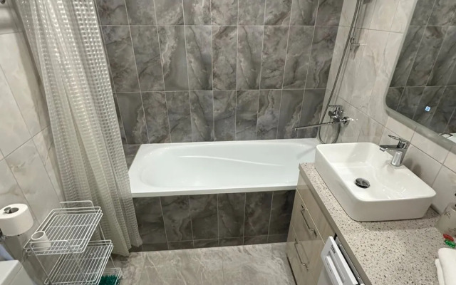 Апартаменты с кроватью 180 см, ванной и панорамными окнами, 16 этаж