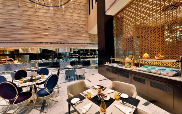 AlRayyan Hotel Doha, Curio Collection by Hilton