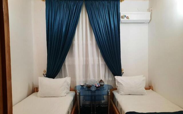 Parvina Hotel