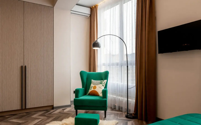 Квартира на 7-ом Этаже с Панорамными Окнами