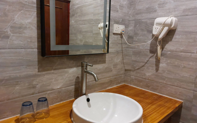 eMzaz Blue Lagoon Hotel