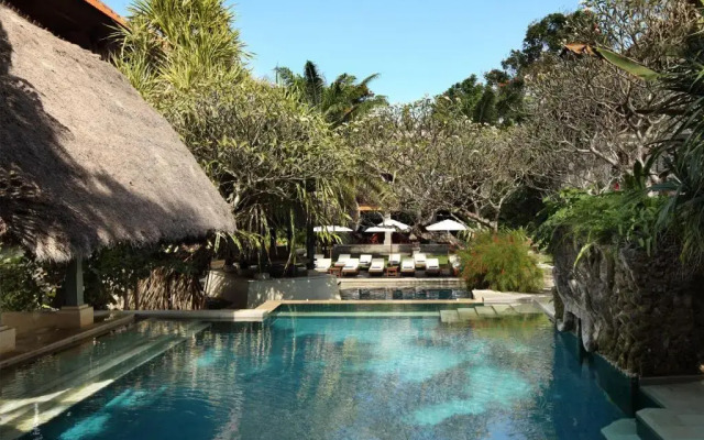 Puri Santrian Beach Resort And Spa