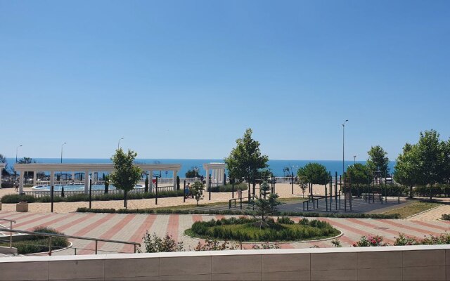 Zhk Chernomorskiy 2-51 Apartments