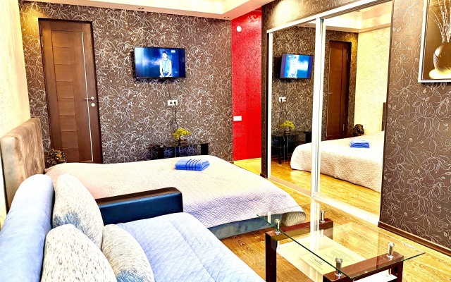 S sovremennym interyerom Flat