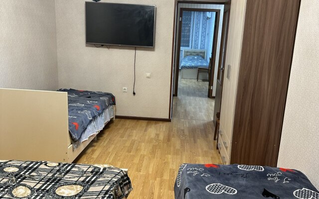 Апартаменты 3-к. Квартира Гостевая в Центре Города Дербент