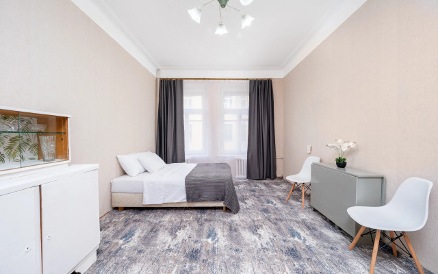 Trekhkomnatnay Na Perekupkom Pereulke Flat