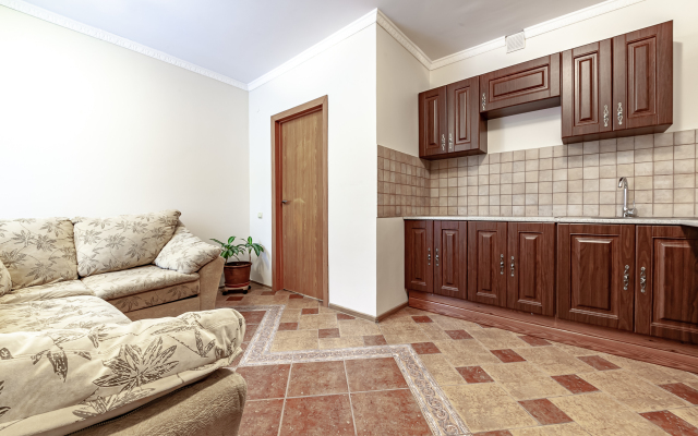 Ulitsa Belyakova 1a Private House