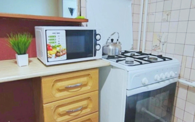 Квартира 2-х комнатная на Жукова 6