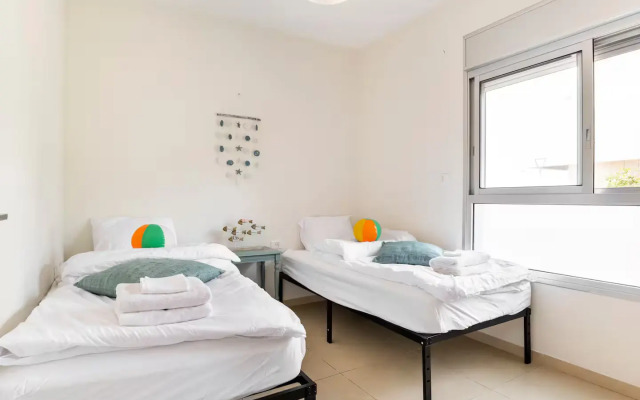 GW002 Gugel Waves Amazing Seaview & Garden Family Apartments Flat