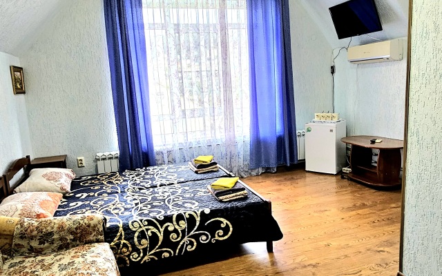 Aprelsky Guest House