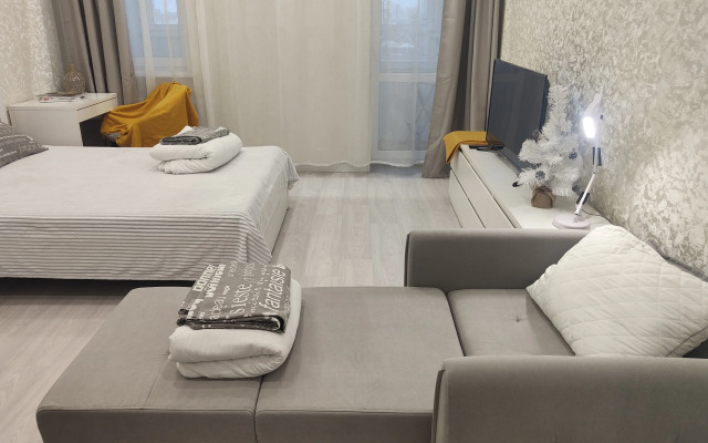 Studiya U Zh/d Vokzala Na 31 Etazhe Flat