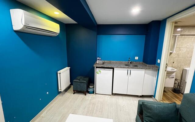 Отель Moon Blue