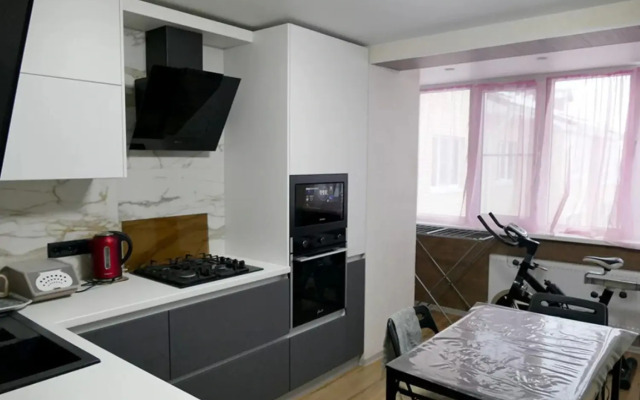 Na Volodarskogo 81A Flat
