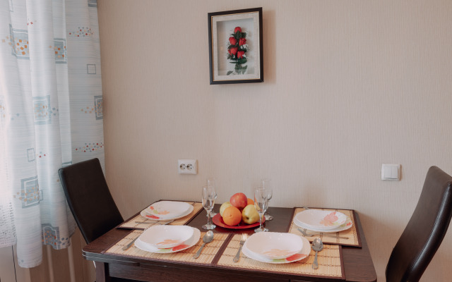 V yarkom tsvete rayon Sovetskiy Apartments