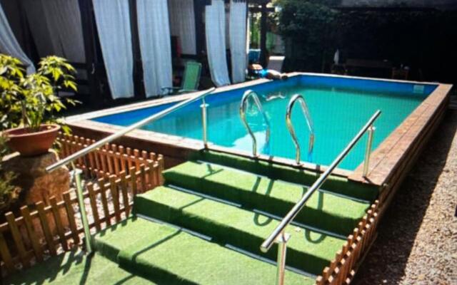 Semeyny Guest House