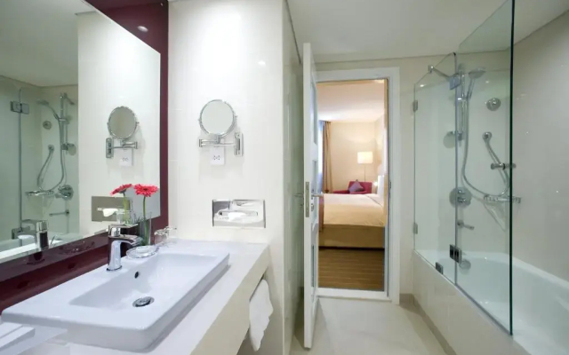 Отель Holiday Inn Muscat Al Seeb by IHG